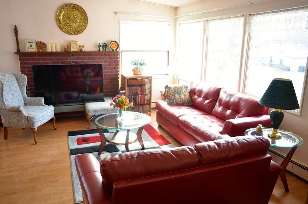 Alaska European Bed & Breakfast Anchorage Exterior photo
